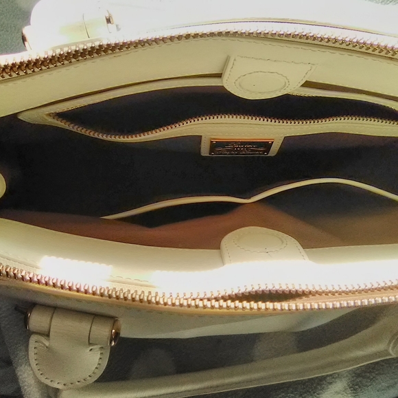 Ralph Lauren Handbag. - Picture 8 of 8